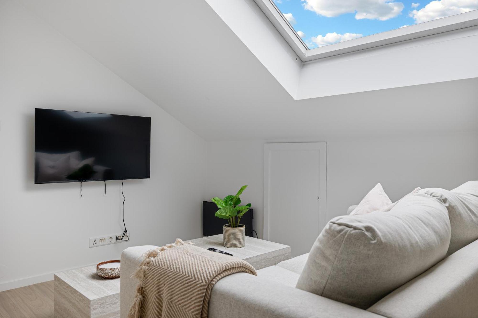 Quiet Area - Sun Terrace - Mountain Views Apartment